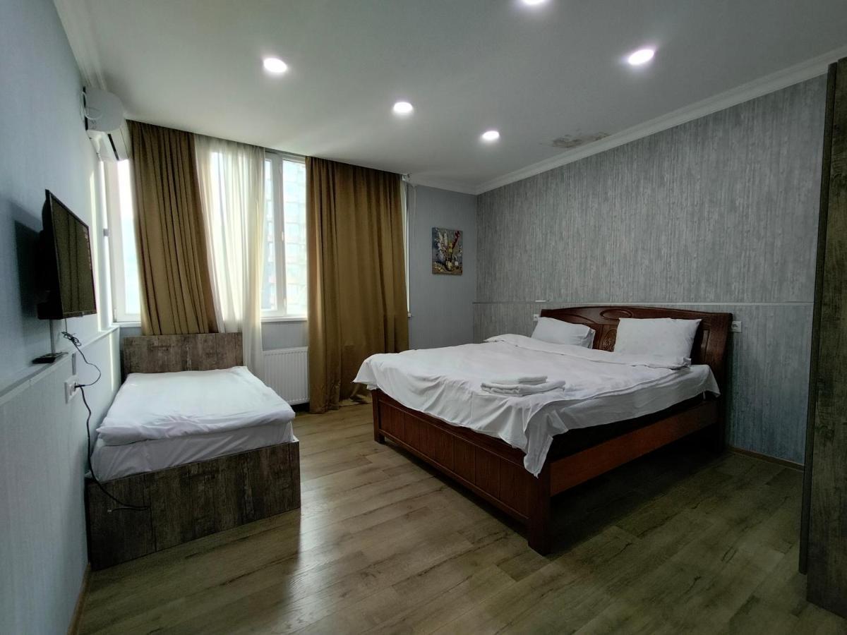 New Star Hotel Tbilisi Buitenkant foto