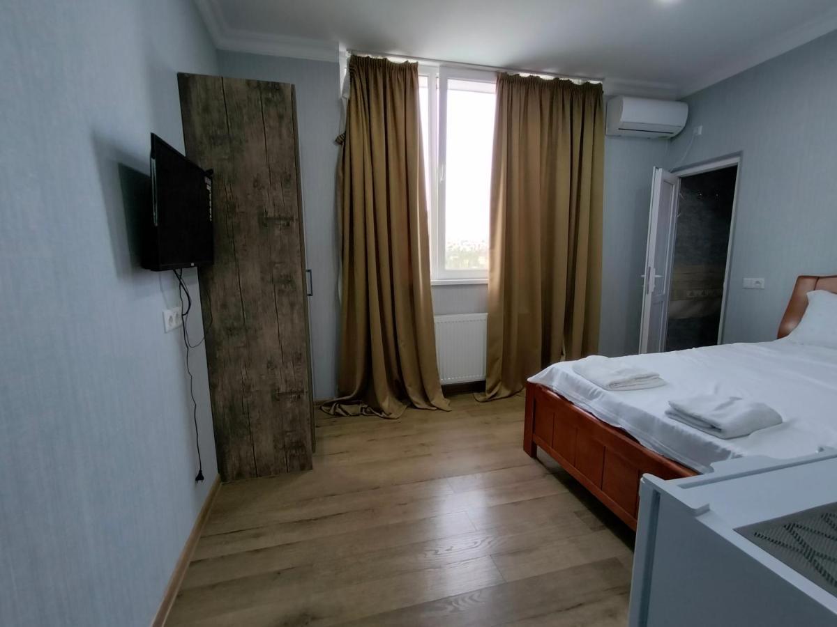 New Star Hotel Tbilisi Buitenkant foto